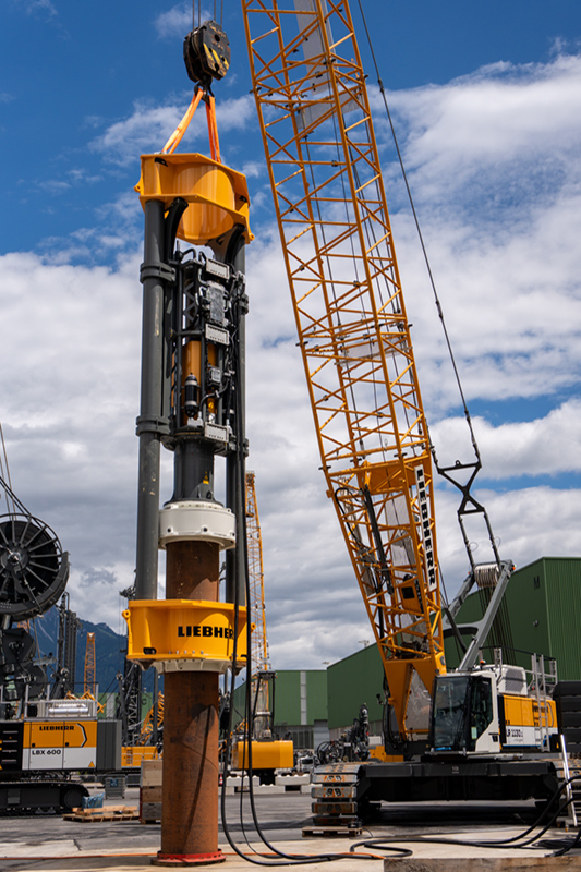 Компания Liebherr представила новое решение для забивки свай_1