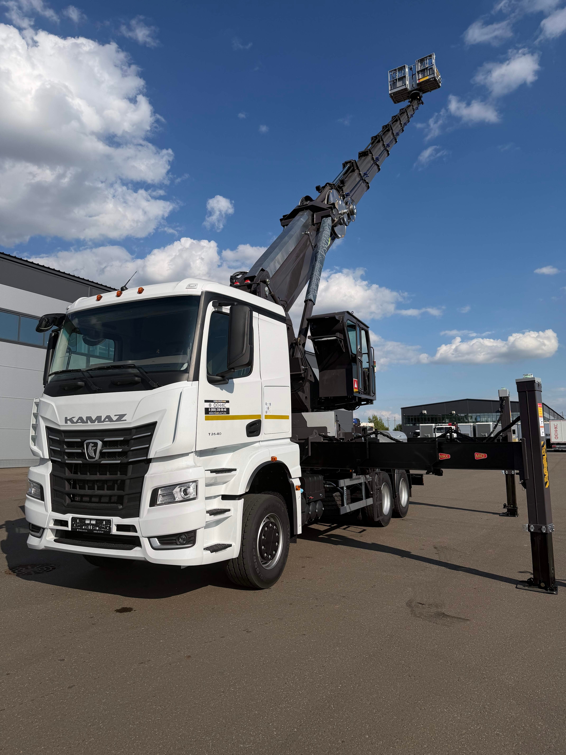 ТФК «Феникс» представил автовышку Hansin HS540 на шасси КАМАЗа